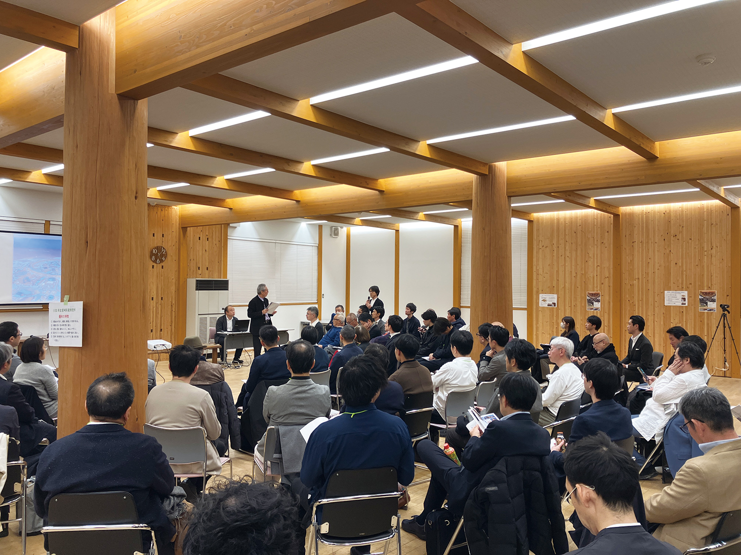 第19回木の建築賞（おおさか大会）二次選考会の様子（大阪木材会館）